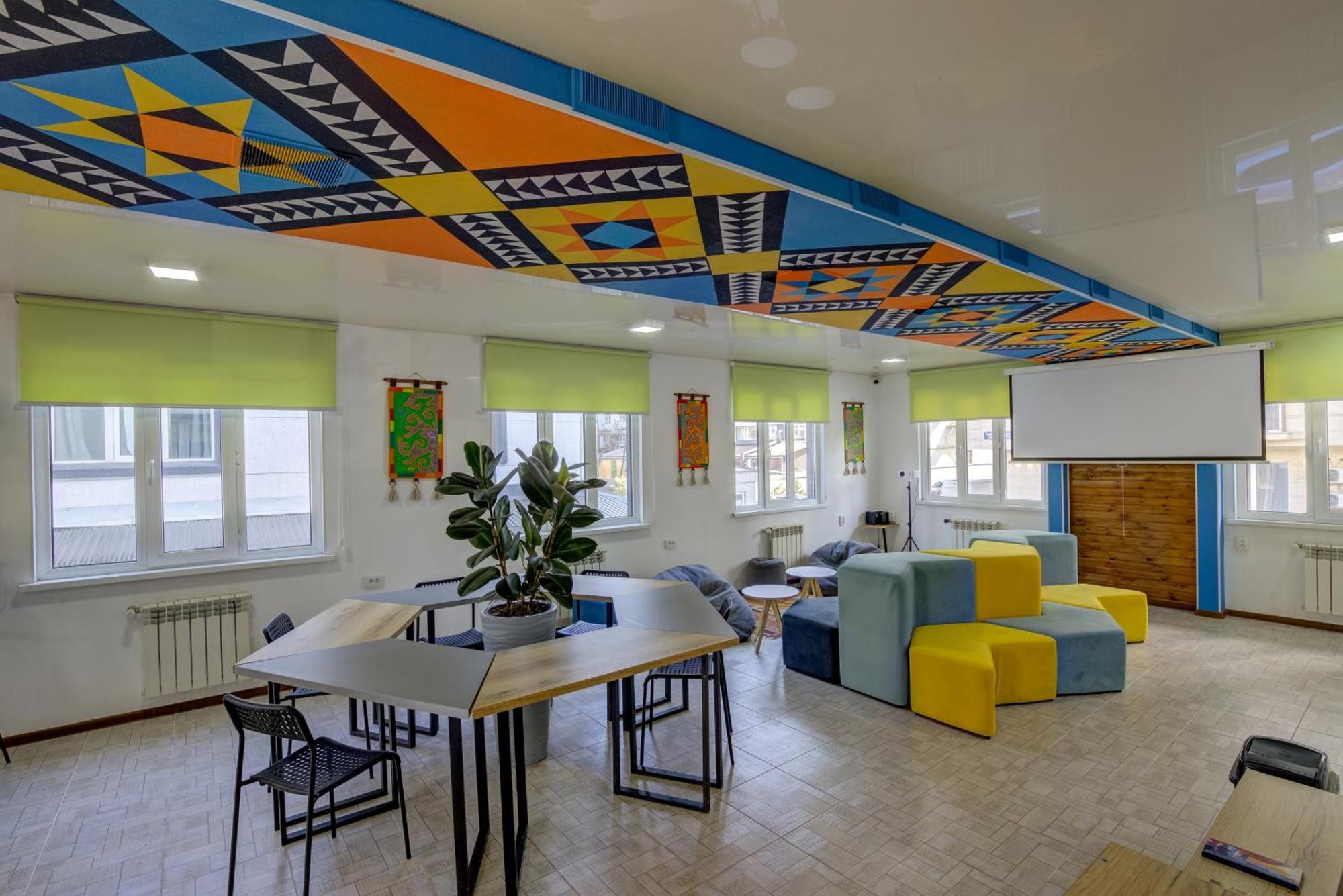 People Hostel & Coworking Бішкек Екстер'єр фото