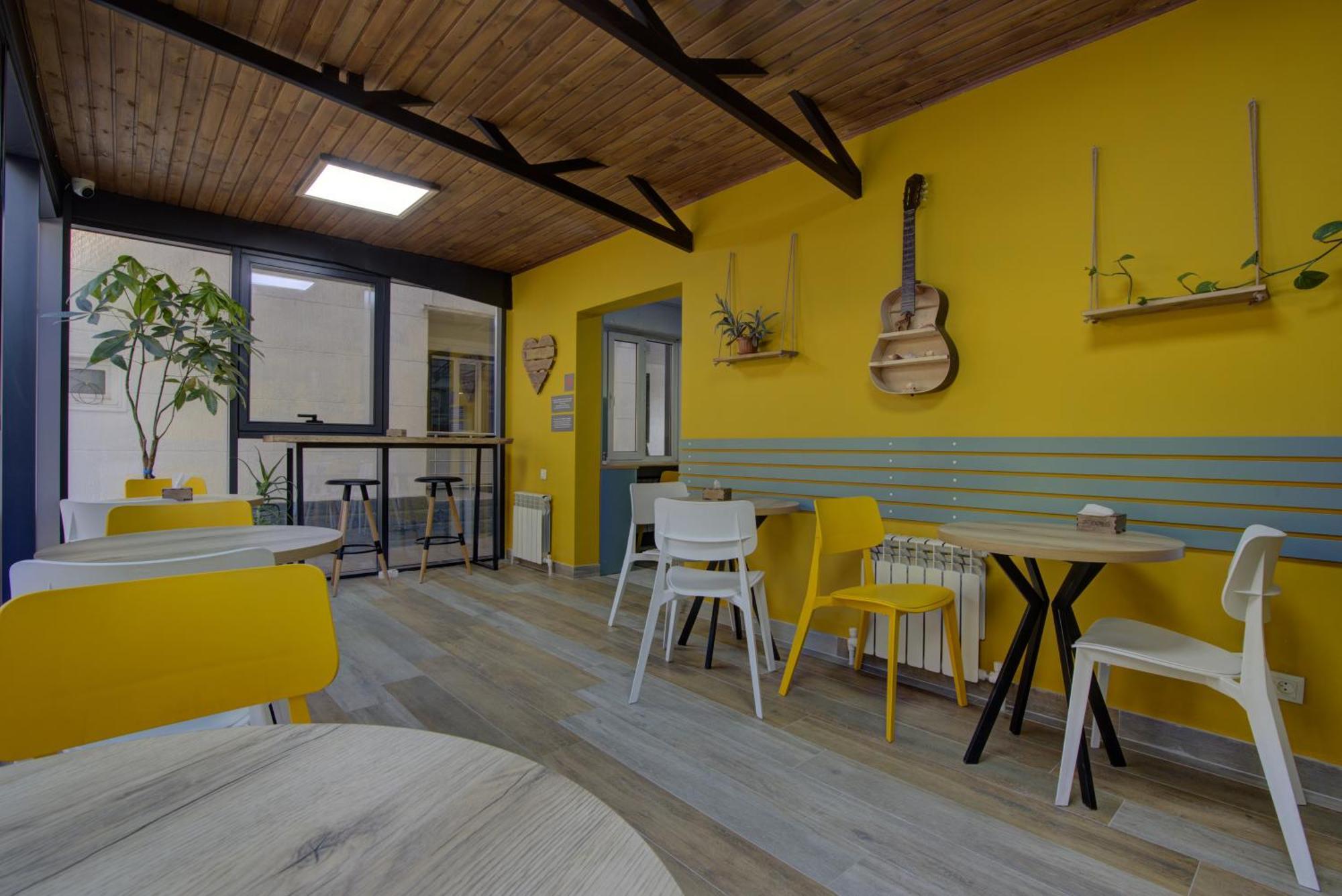 People Hostel & Coworking Бішкек Екстер'єр фото