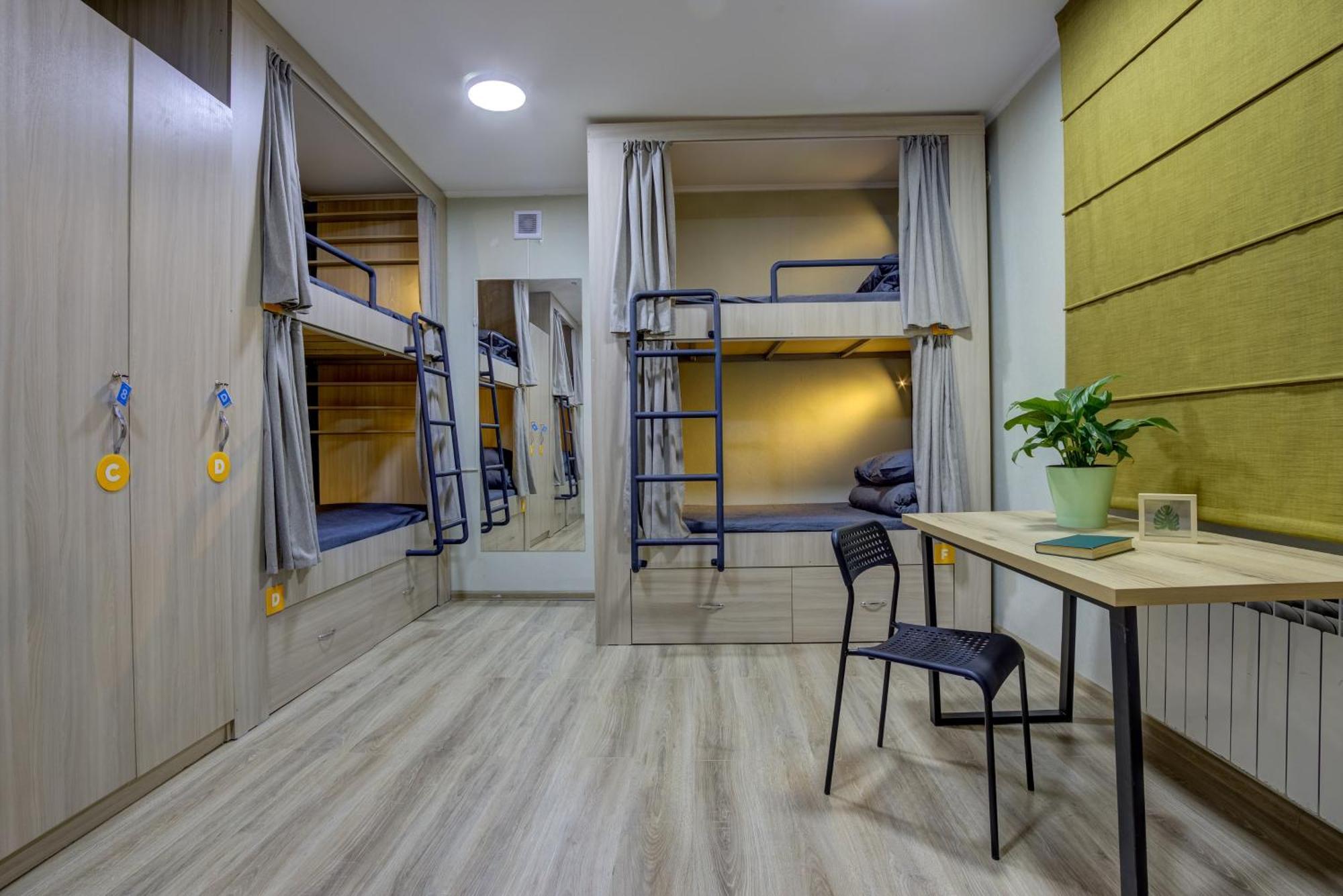 People Hostel & Coworking Бішкек Екстер'єр фото