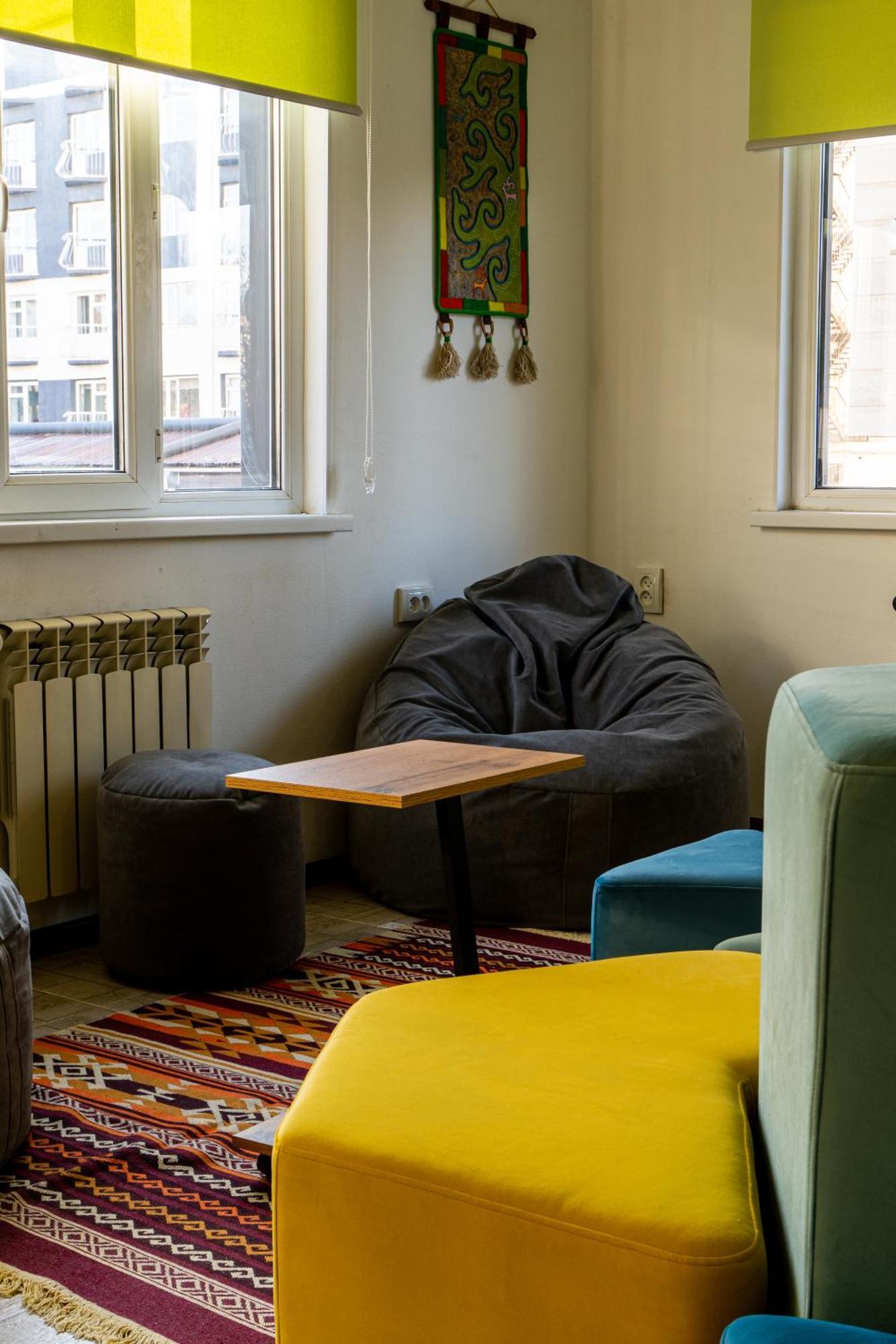 People Hostel & Coworking Бішкек Екстер'єр фото