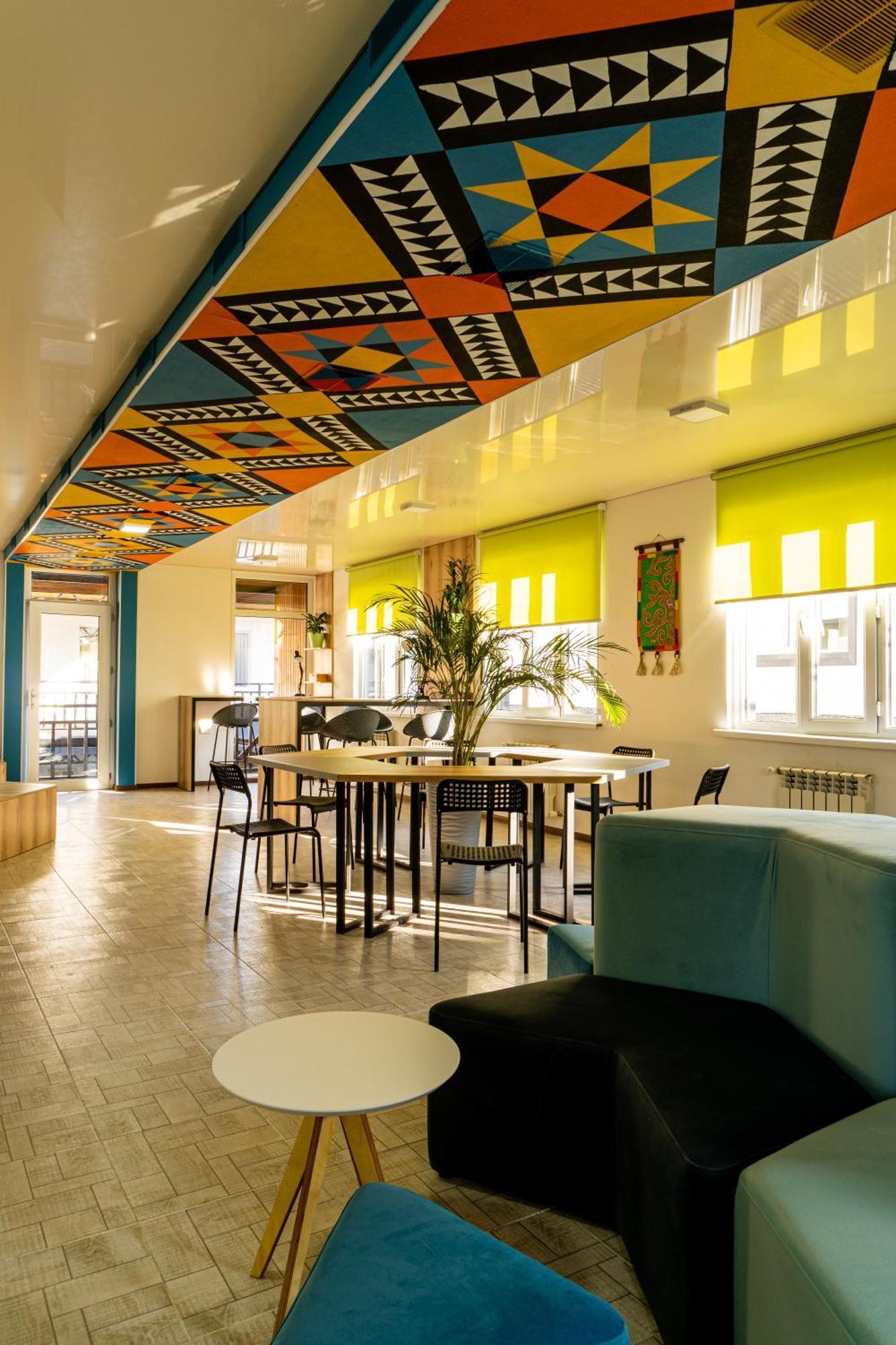 People Hostel & Coworking Бішкек Екстер'єр фото